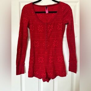 La Senza Red Ribbed Knit Sleepwear Romper / Shorts Onesie. Size Medium.